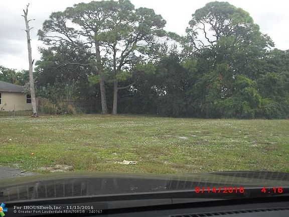 4th image of 212 NW 28th Ter