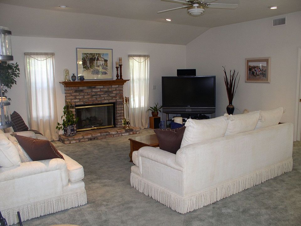 2nd image of 1109 Sunnyglenn Ave