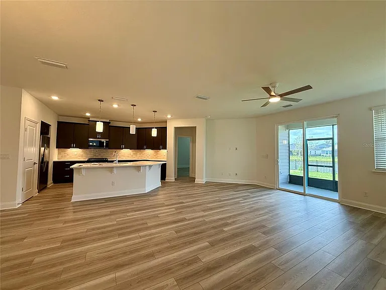 53 Signet Cir — Photo 7