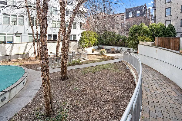 Rented by Compass | media 21