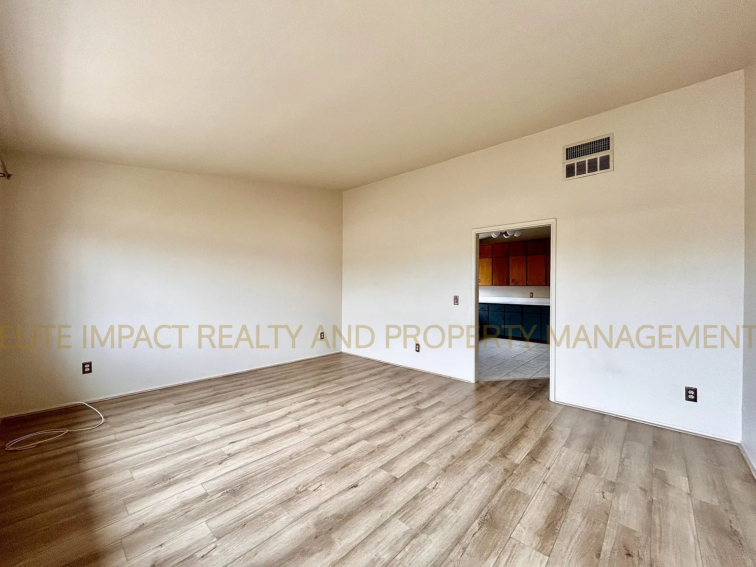 3215 North Cherry Avenue - 3215 — Photo 3