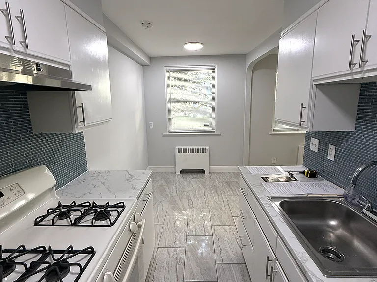 1001 Fanshawe St #1 — Photo 4