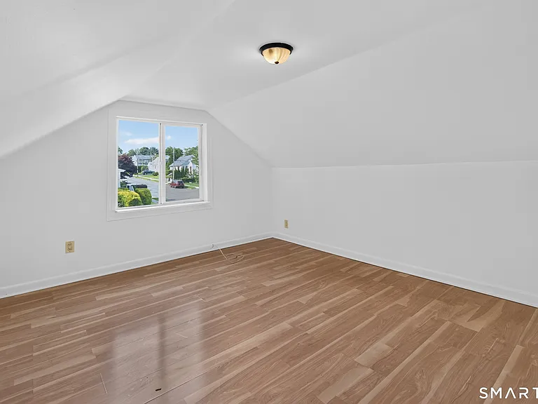 11 Stratfield Pl — Photo 29