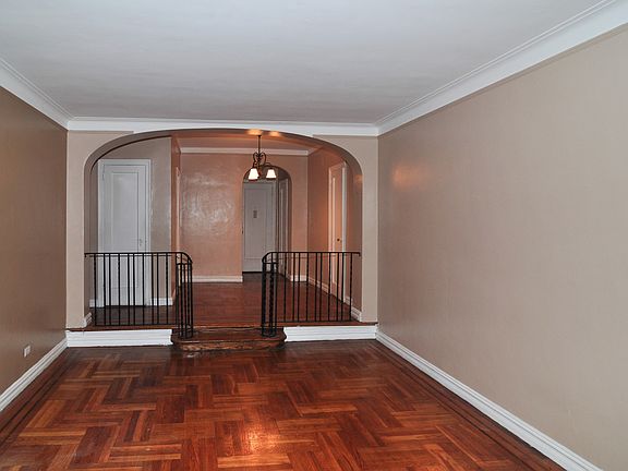 4th image of 4107 42nd St APT 1G