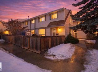 York Downs South, Edmonton, AB T5A 3N8