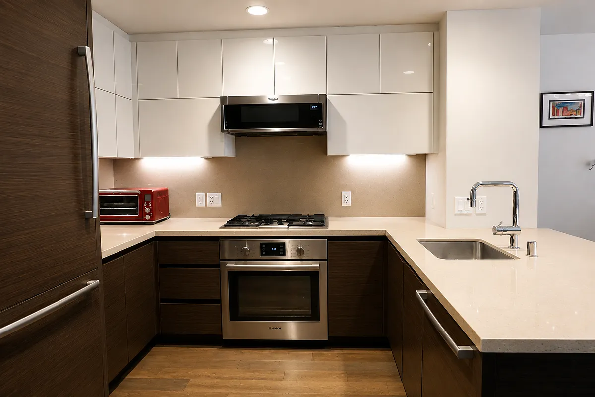 Building Photo - 583 Battery St #407N