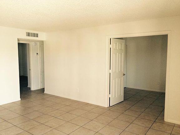 4th image of 8136 N 33rd Dr