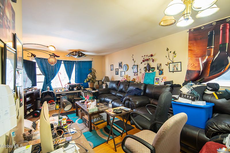 2nd image of 78 Hackett Boulevard