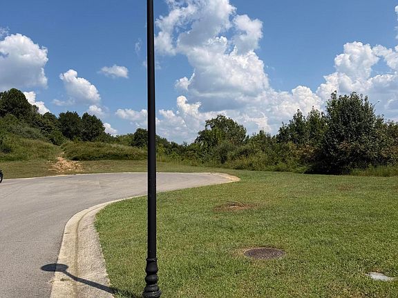 5th image of 166 Harbour Pointe Ln
