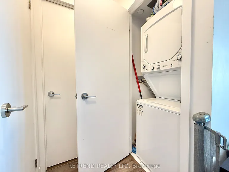 160 Flemington Rd #1121 — Photo 17