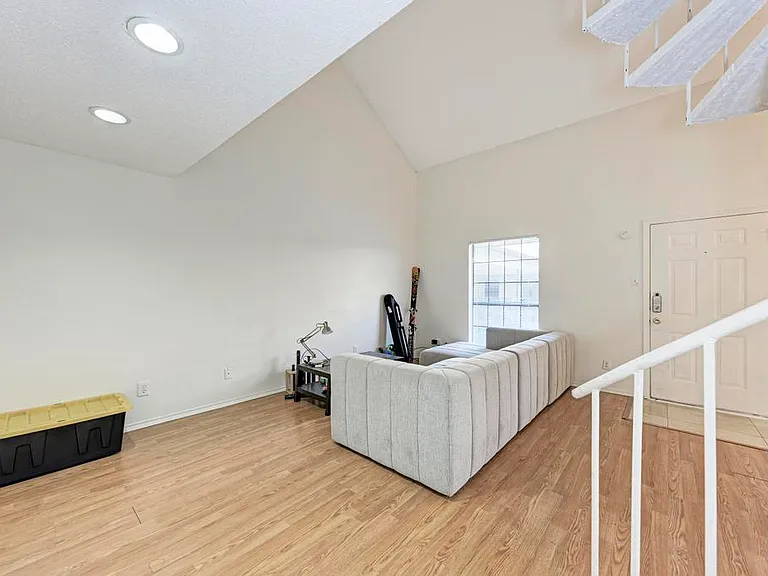 2401 Leon St #300 — Photo 7