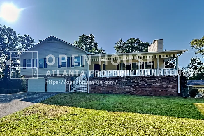 3 bed, 2.0 bath, 2681 sqft, $2,550 — Photo 1