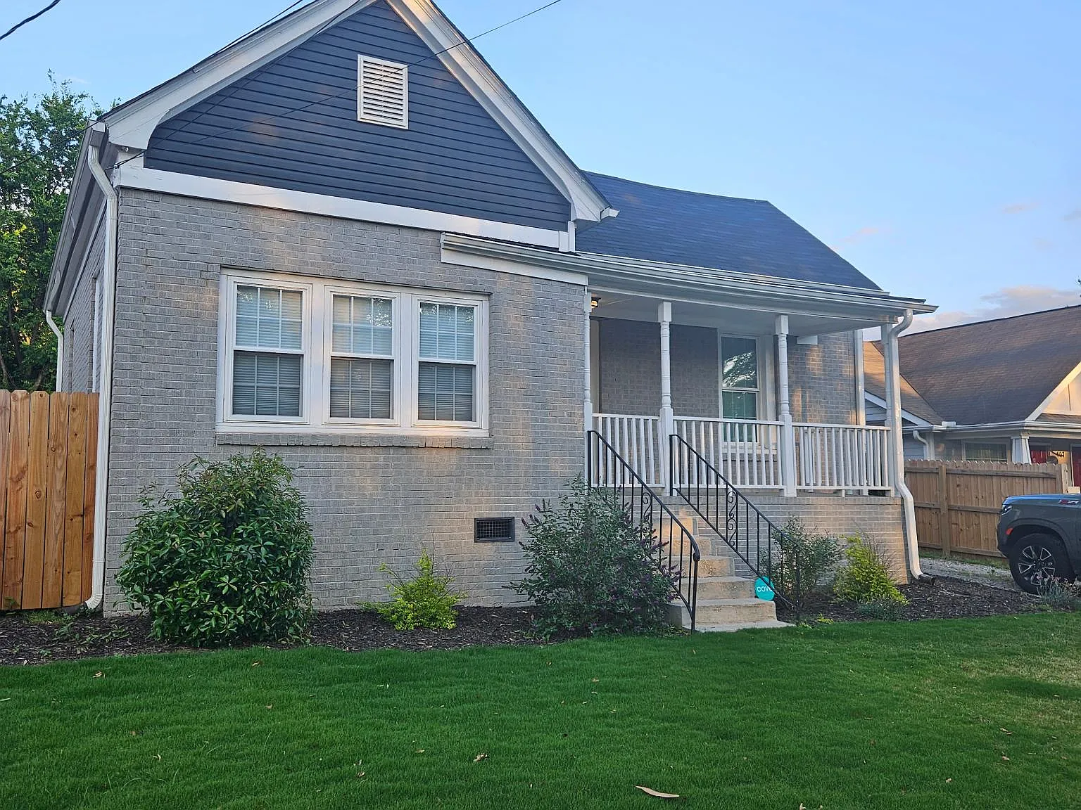 2 bed, 1095 sqft, $2,300 — Photo 2