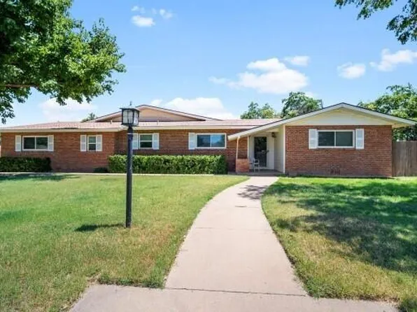 1720 Canyon St, Plainview, TX 79072