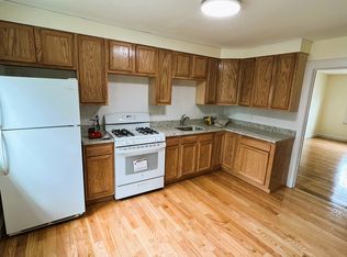 5 Common St APT 2R, Quincy, MA 02169