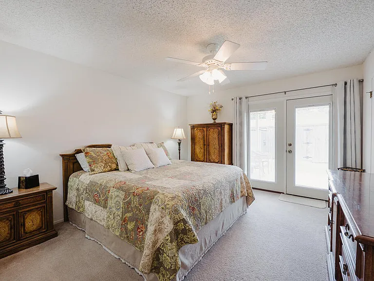 6424 Amber Dr — Photo 15