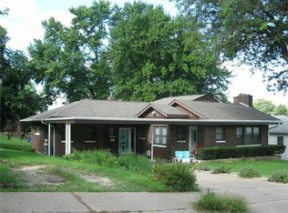 695 Perry St, Dubuque, IA 52003