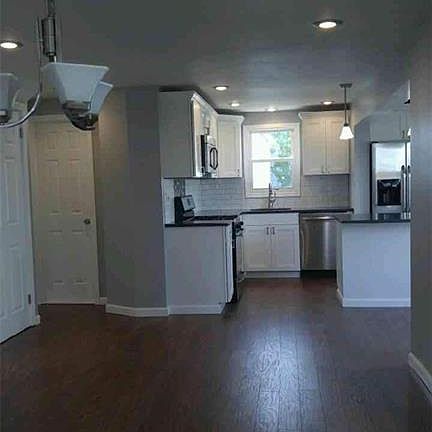 4th image of 1136 Cleveland Dr