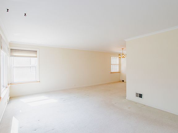 3rd image of 2112 Suffolk Ave