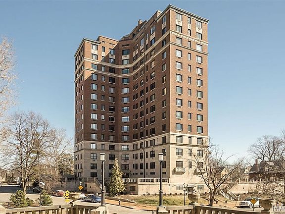 2nd image of 410 N Newstead Ave APT 4E