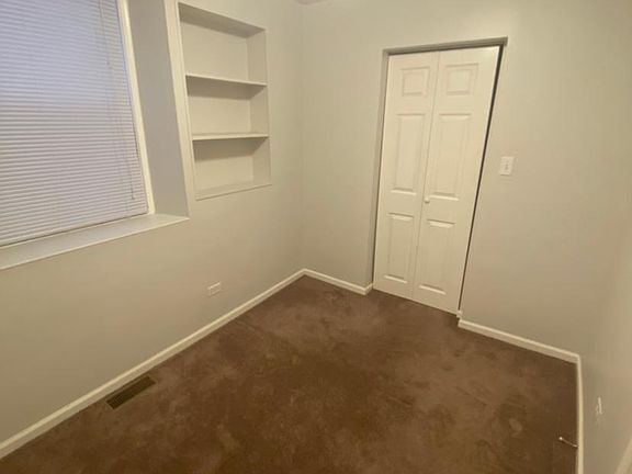 5th image of 2457 W Moffat St #1