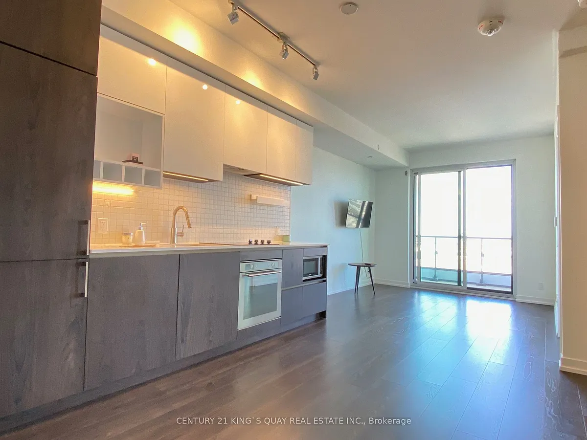 Building Photo - 950 Portage Pkwy #1201