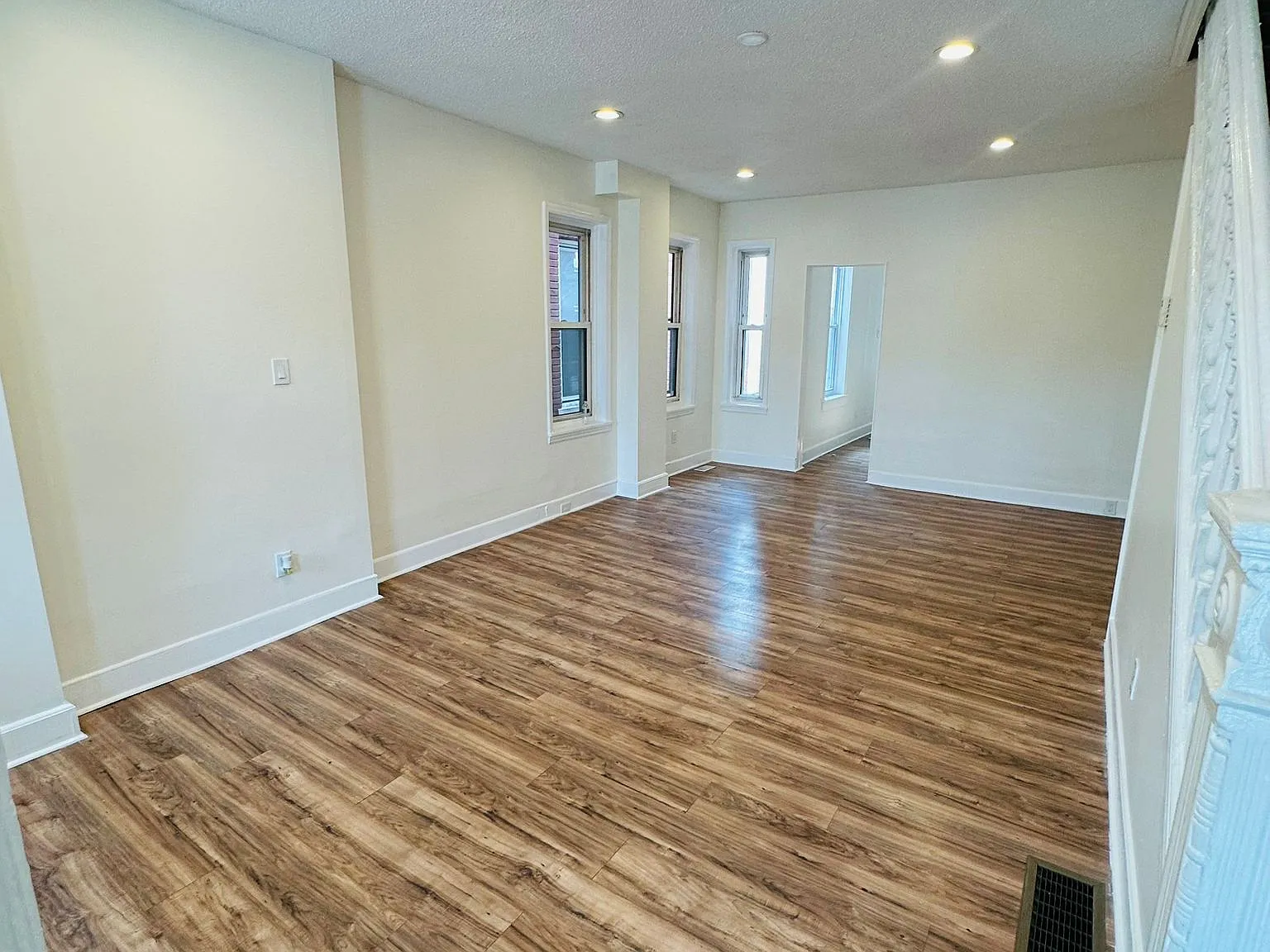 3 bed, 1410 sqft, $2,200 — Photo 2