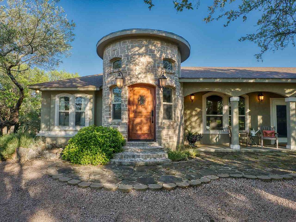 1st image of 850 Twisted Oak Dr