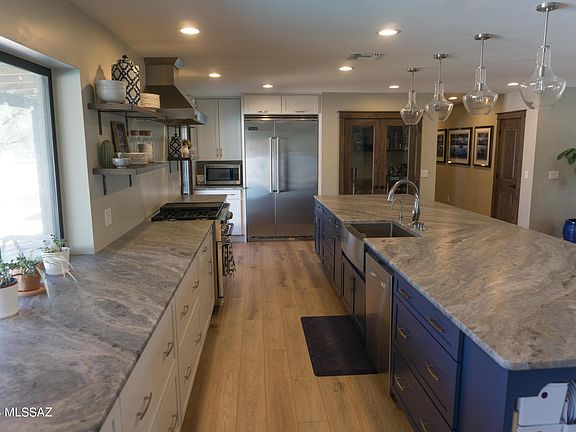 4th image of 6940 N Vista Pl