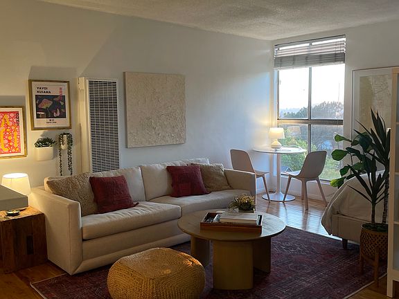 2nd image of 952 Maltman Ave #212