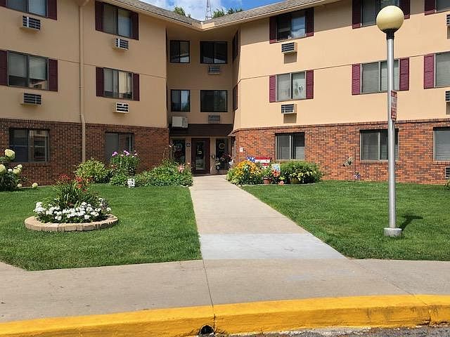 2nd image of 1500 N 3rd St