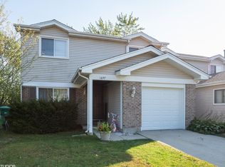 1497 Chippewa Trl, Wheeling, IL 60090