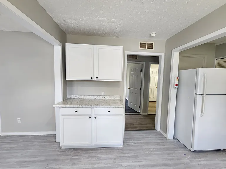 1325 Virginia Ave — Photo 12