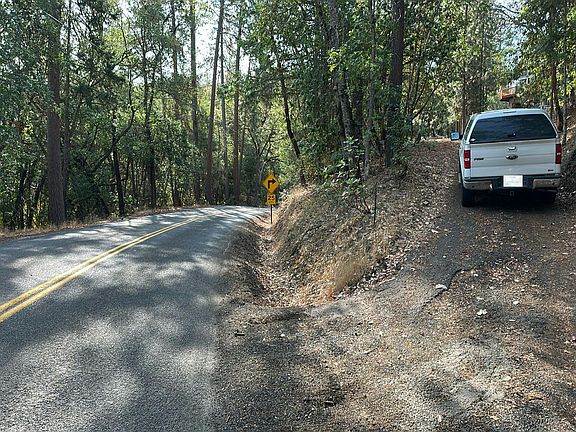 4th image of 5266 Dark Hollow Rd