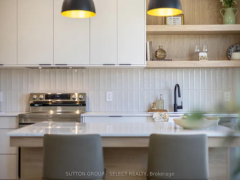 233 Upper Queen St #18 — Photo 24