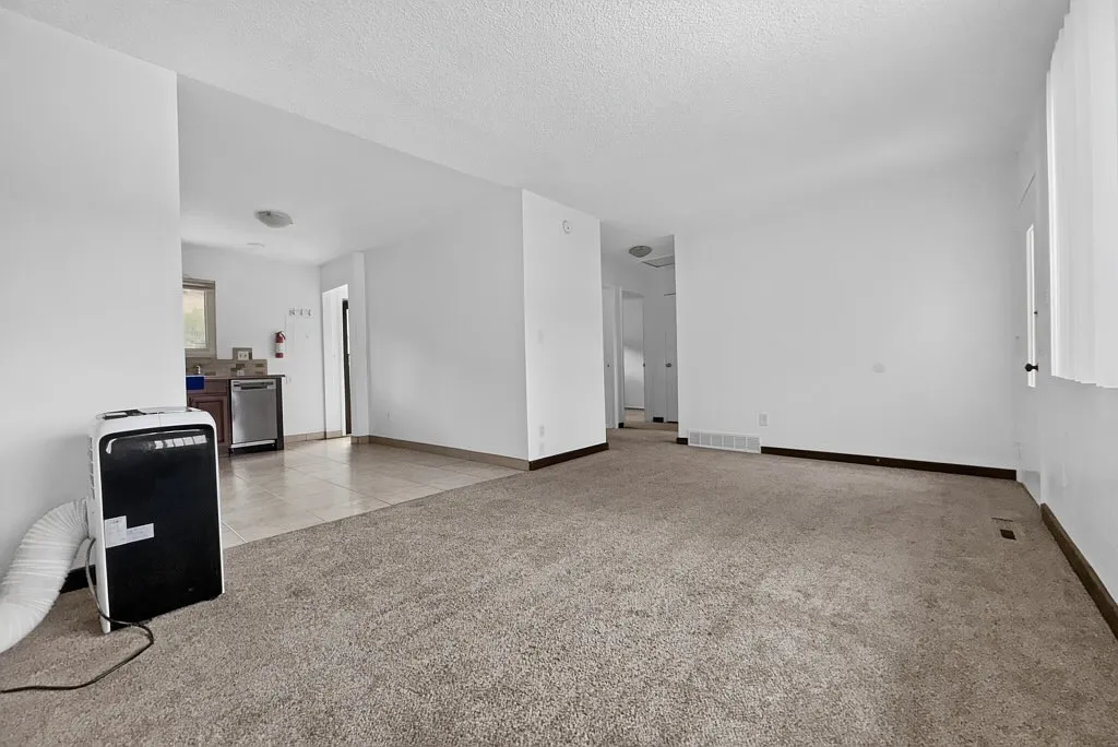 5 bed, 1440 sqft, $2,425 — Photo 4