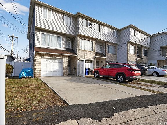 3rd image of 327 Willow Road E