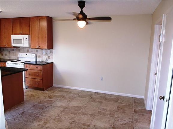 5th image of 916 9th Ct