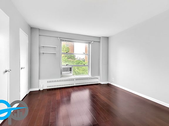 5th image of 70 La Salle St APT 7A
