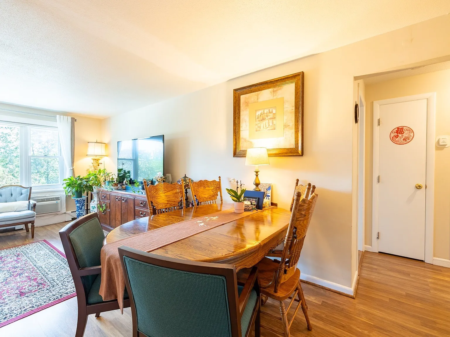 2 bed, 1.0 bath, 866 sqft, $2,300 — Photo 3
