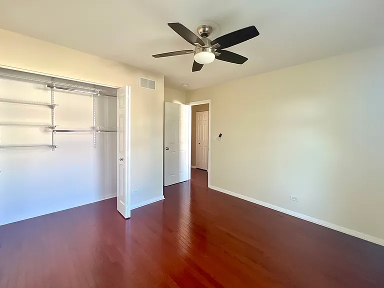546 Grosvenor Ln — Photo 13