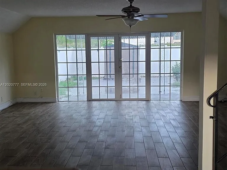 3912 SW 67th Ter #114 — Photo 4