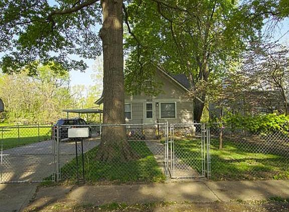 4th image of 1920 S Norwood Ave