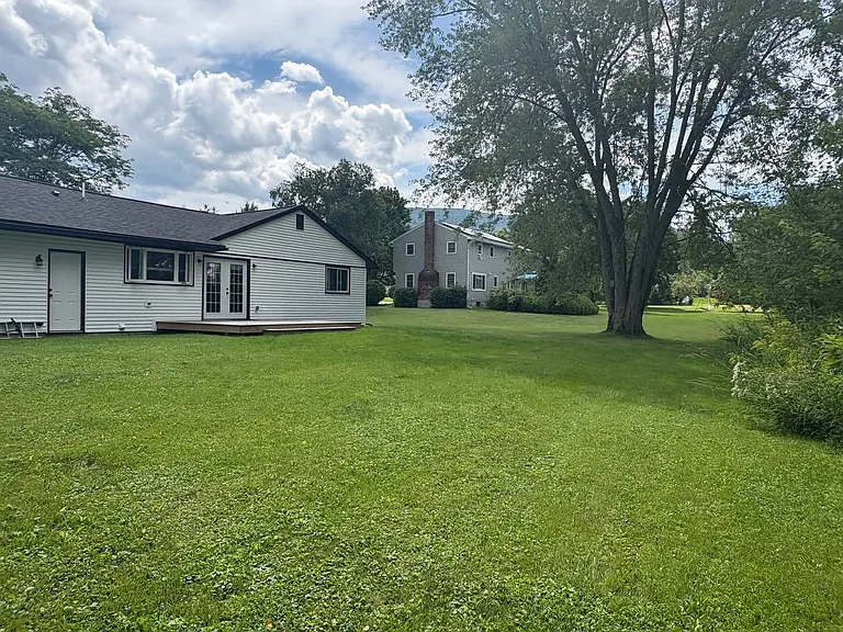 73 Candlewood Dr — Photo 16