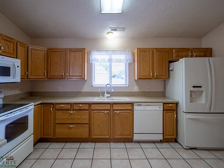 2342 W 1710 North Cir — Photo 22