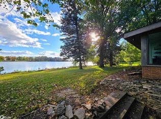 1439 Beeds Lake Dr, Hampton, IA 50441