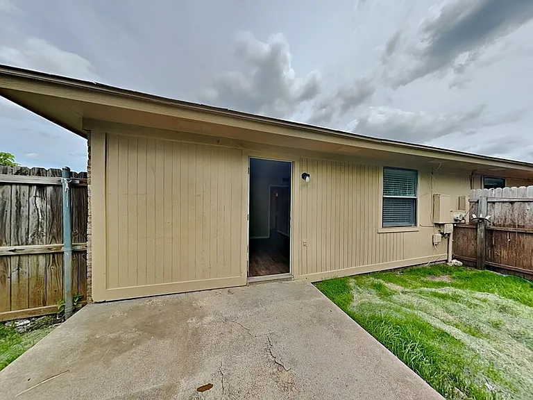 836 White Rock St — Photo 14