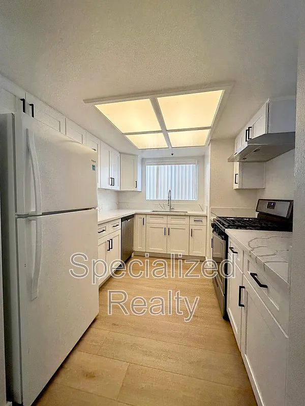 3 bed, 2.0 bath, $3,395 — Photo 3