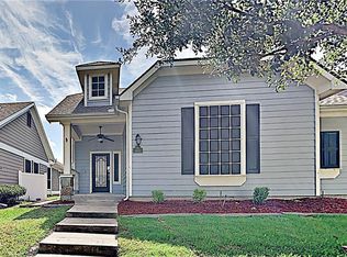 9830 Cedarcrest Dr, Aubrey, TX 76227