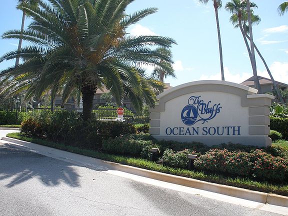 Gated - great location